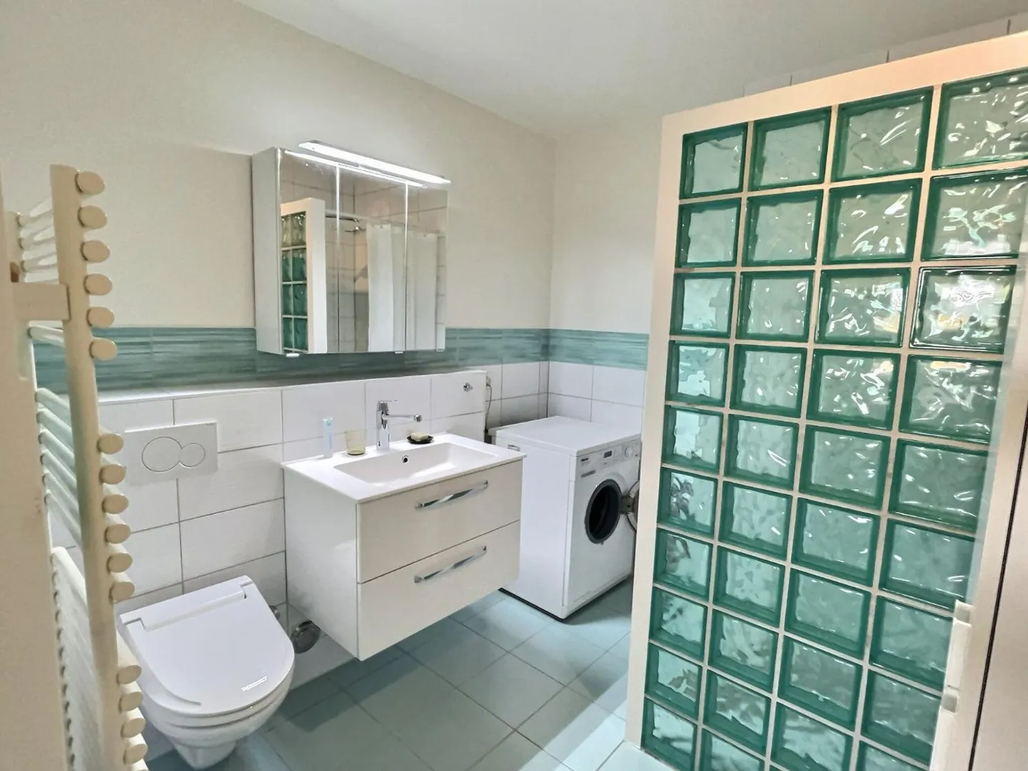 Mont-sur-Lausanne: Spacious 2.5-room apartment in a quiet villa! - Photo 8 of 10