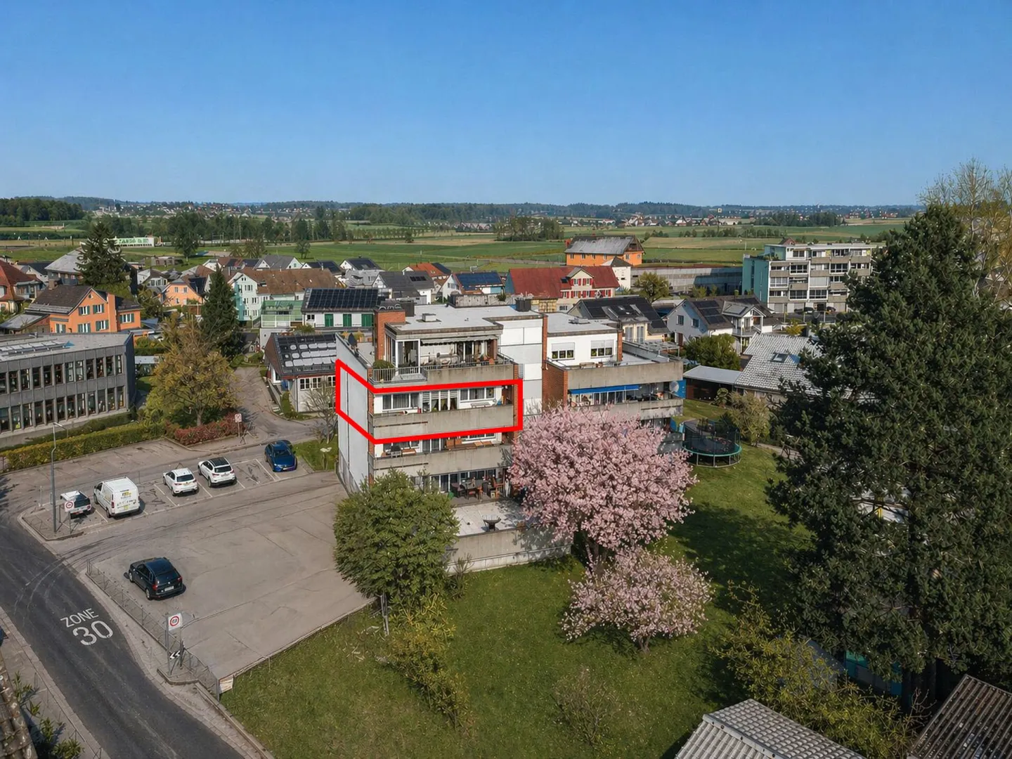 Appartement spacieux de 5,5 pièces dans un emplacement familial à Erlen - Photo 2 sur 15