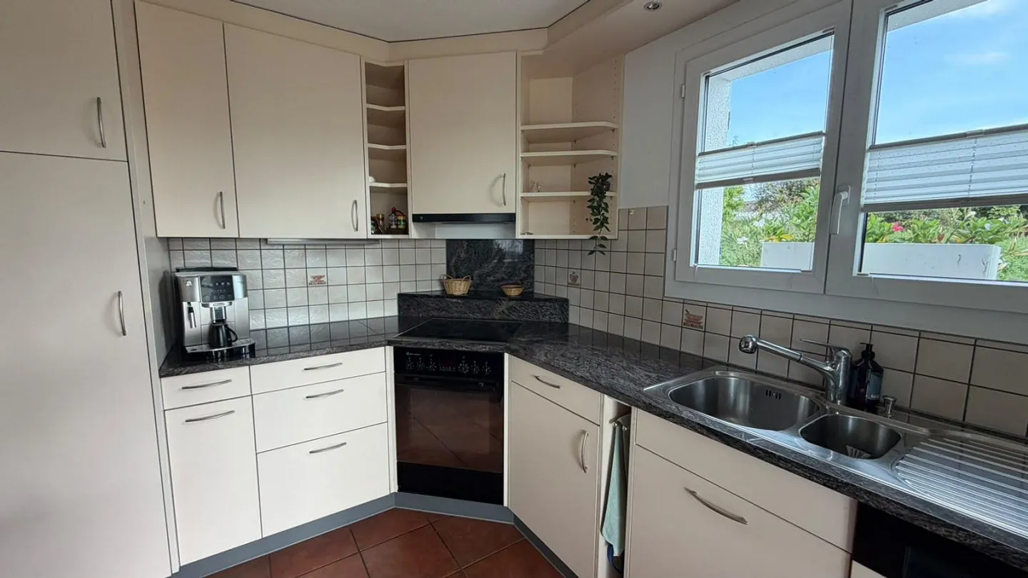 Charmante maison individuelle avec beaucoup d'espace extérieur - Photo 4 sur 12