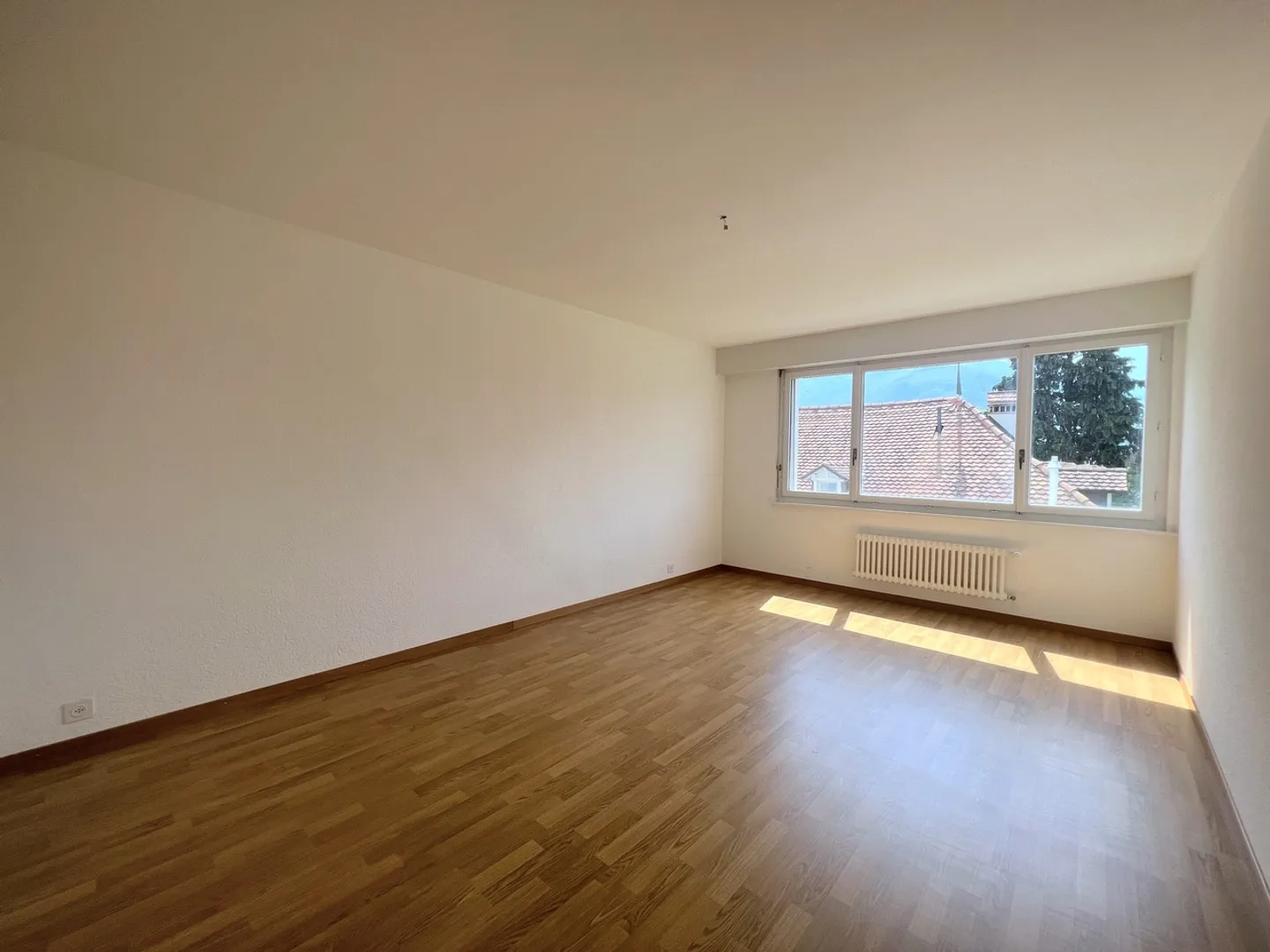 Spacious 3-room apartment - Photo 3 of 7