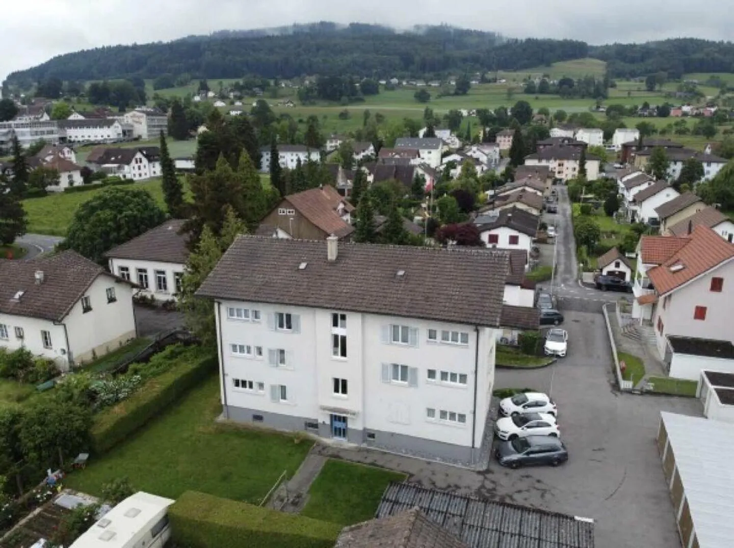 Casa plurifamiliare a Reinach AG - Foto 1 di 14