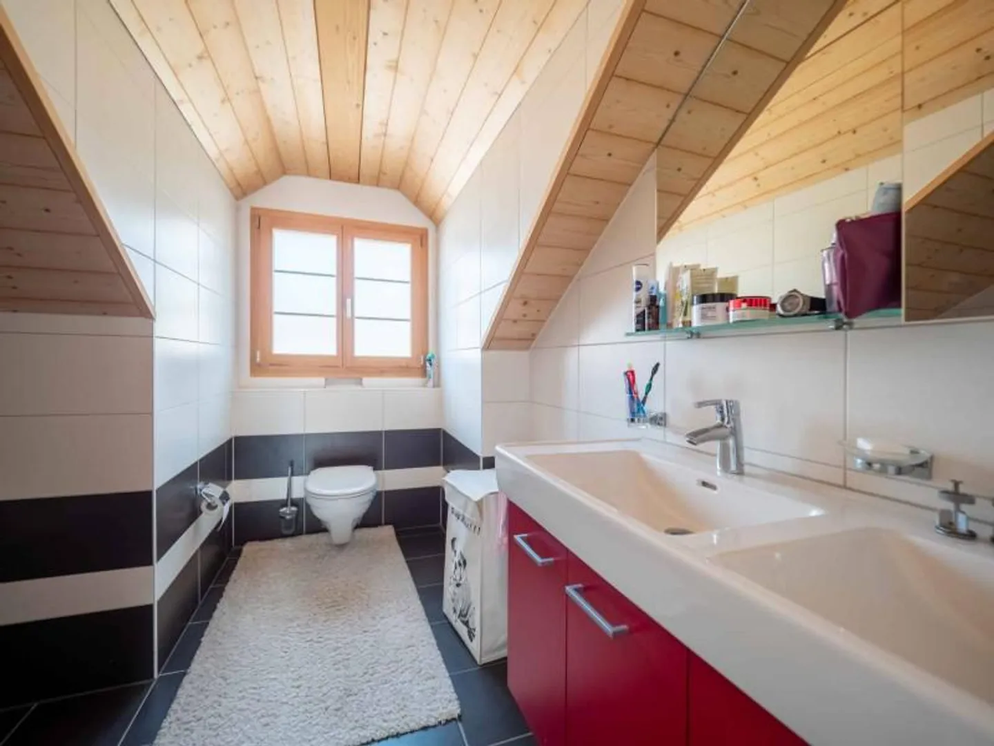 Magnifique et spacieux appartement en attique, de haute qualité, au cœur de Charmey - Photo 9 sur 10