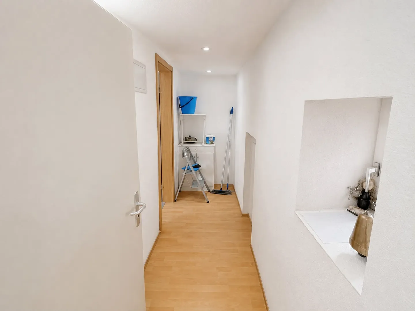 Charmantes Studio mit Schlossblick - Foto 7 von 9