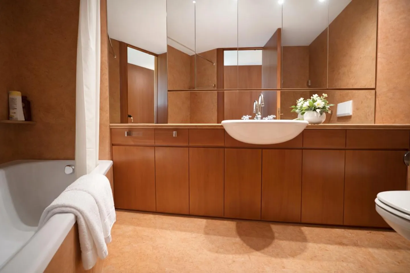 Prestigeträchtige Wohnung im Grünen - Foto 3 von 10