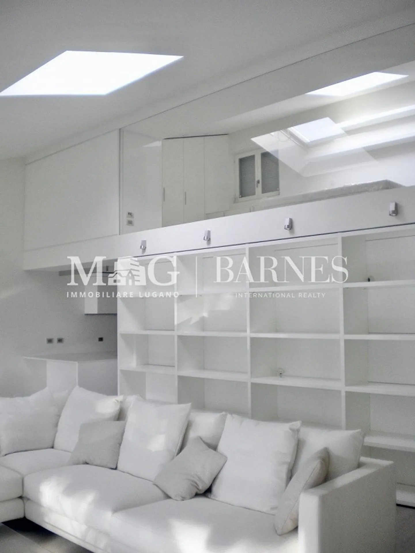 Morcote: Dachgeschoss-Penthouse 2.5 Zimmer mit Blick auf den Luganersee - Foto 10 von 13