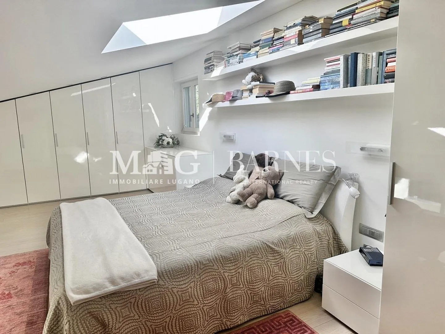 Morcote: Dachgeschoss-Penthouse 2.5 Zimmer mit Blick auf den Luganersee - Foto 12 von 13