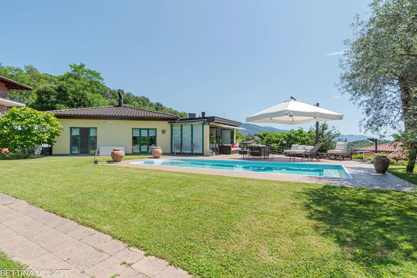 ARZO – VILLA ENCHANTERESSE AVEC PISCINE ENTRE LUXE, CONFORT ET STYLE - Photo 2 sur 14