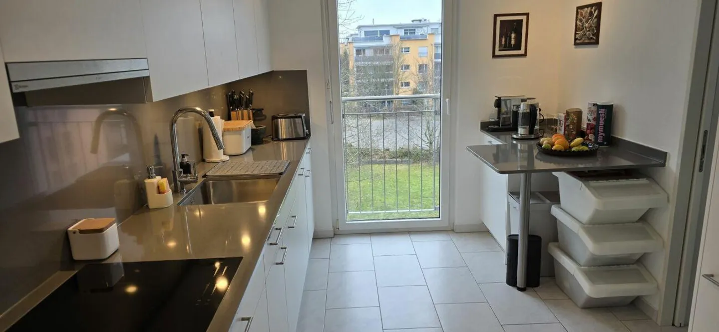 Arrive instead of setting up - Furnished 4.5 room apartment with character - Photo 3 of 16