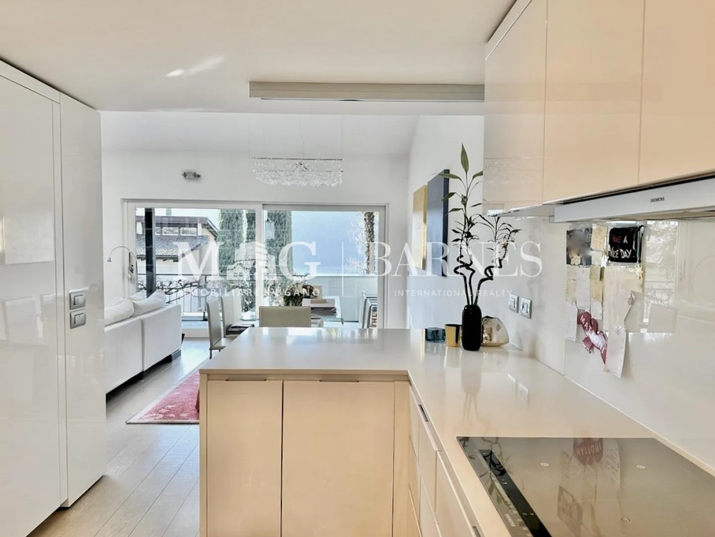 Morcote: Dachgeschoss-Penthouse 2.5 Zimmer mit Blick auf den Luganersee - Foto 5 von 13