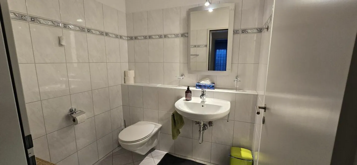 Arrive instead of setting up - Furnished 4.5 room apartment with character - Photo 12 of 16