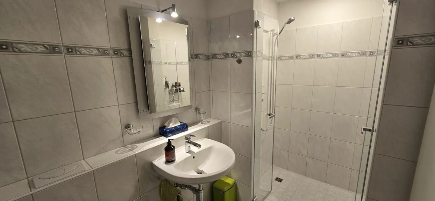 Arrive instead of setting up - Furnished 4.5 room apartment with character - Photo 13 of 16