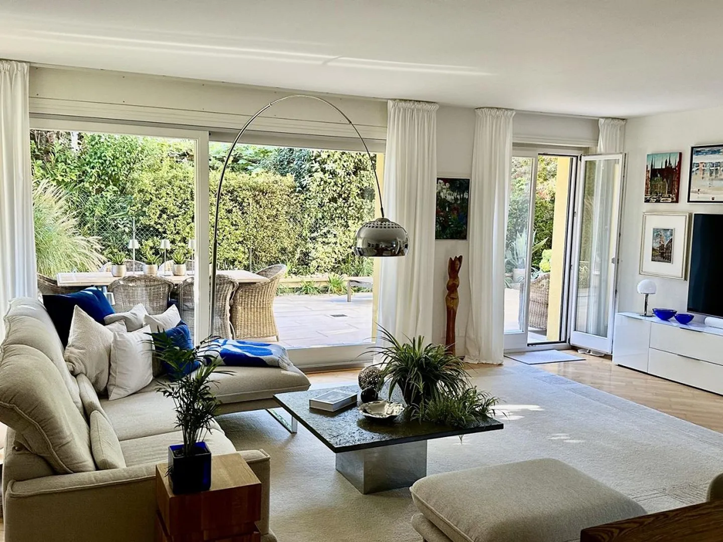 Sunflower - Photo 2 of 8