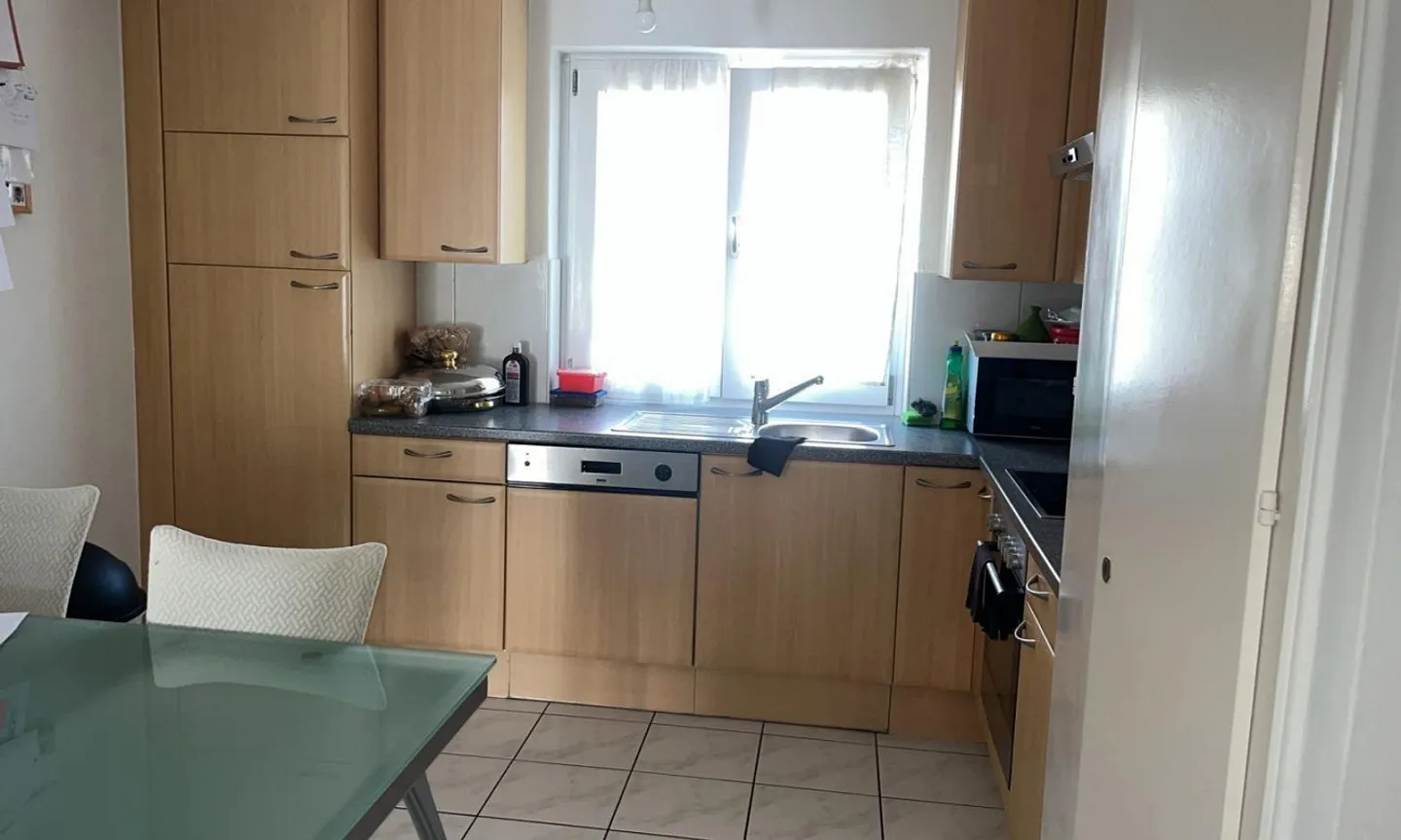 Bright and Quiet 3.5-Room Apartment in Wittenbach - Photo 2 of 5