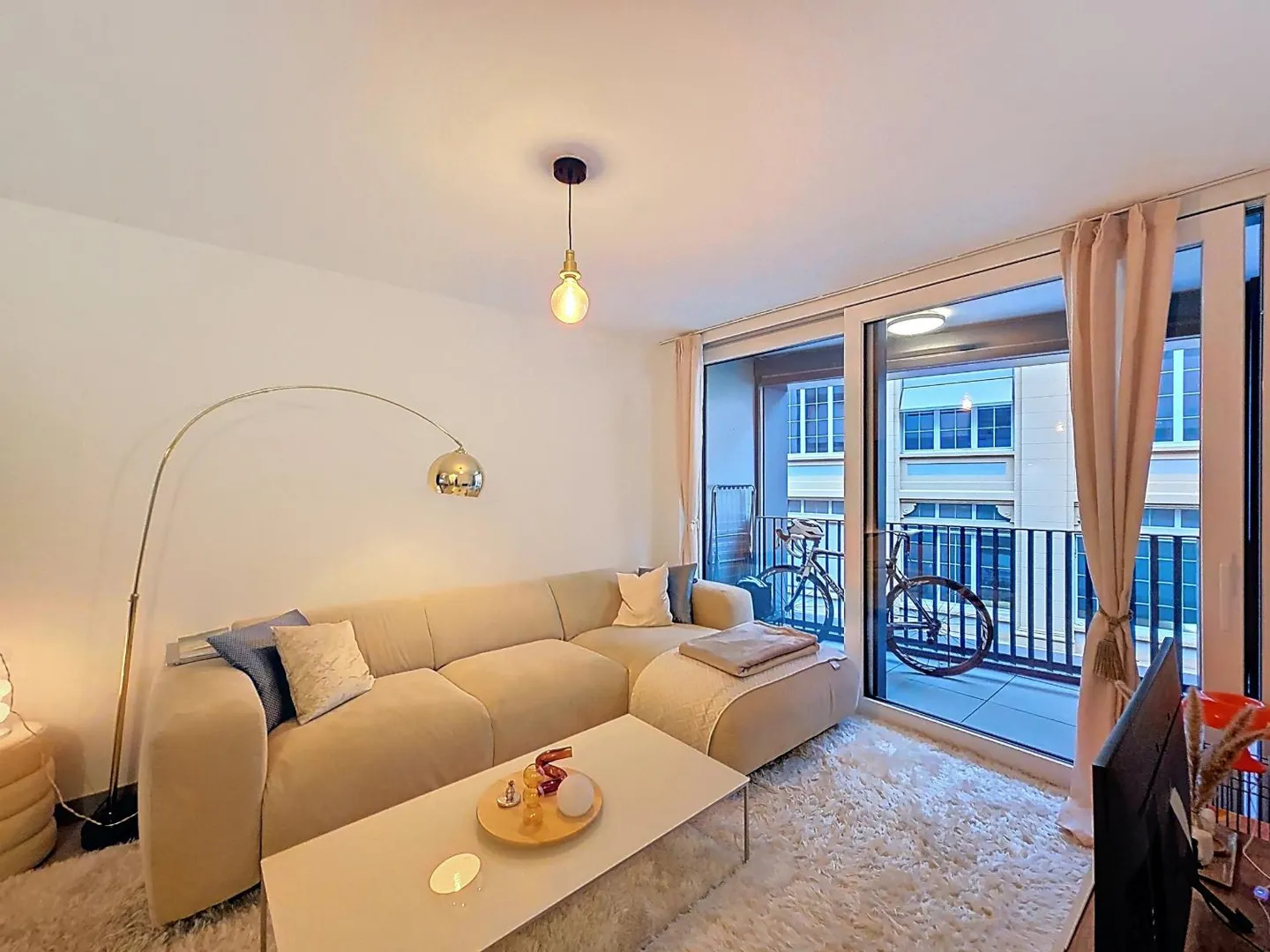 2.5 Room Apartment - Photo 2 of 6