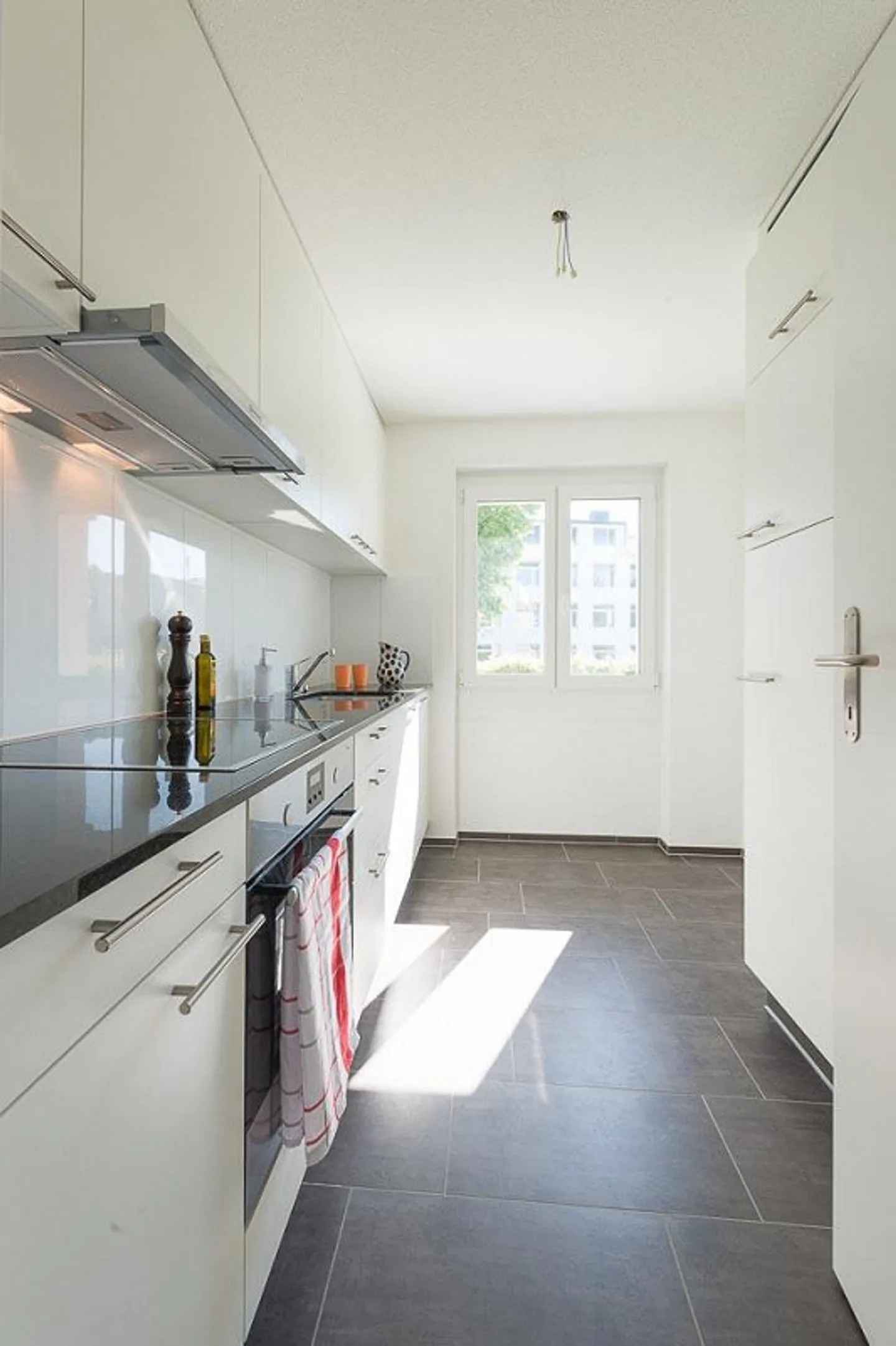 Apartment for rent - Photo 3 of 5