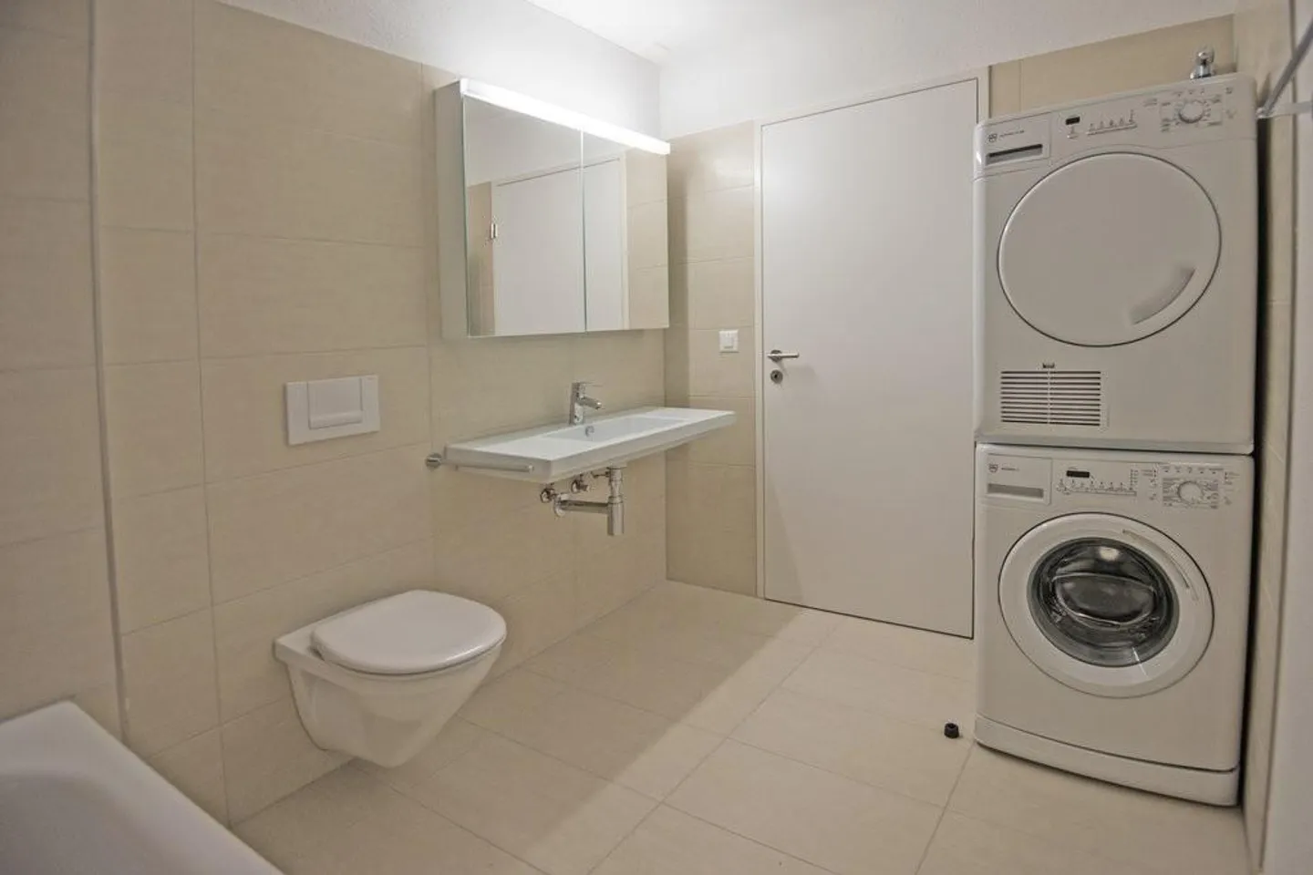 Modern 2.5-room apartment with large balcony - Photo 6 of 10