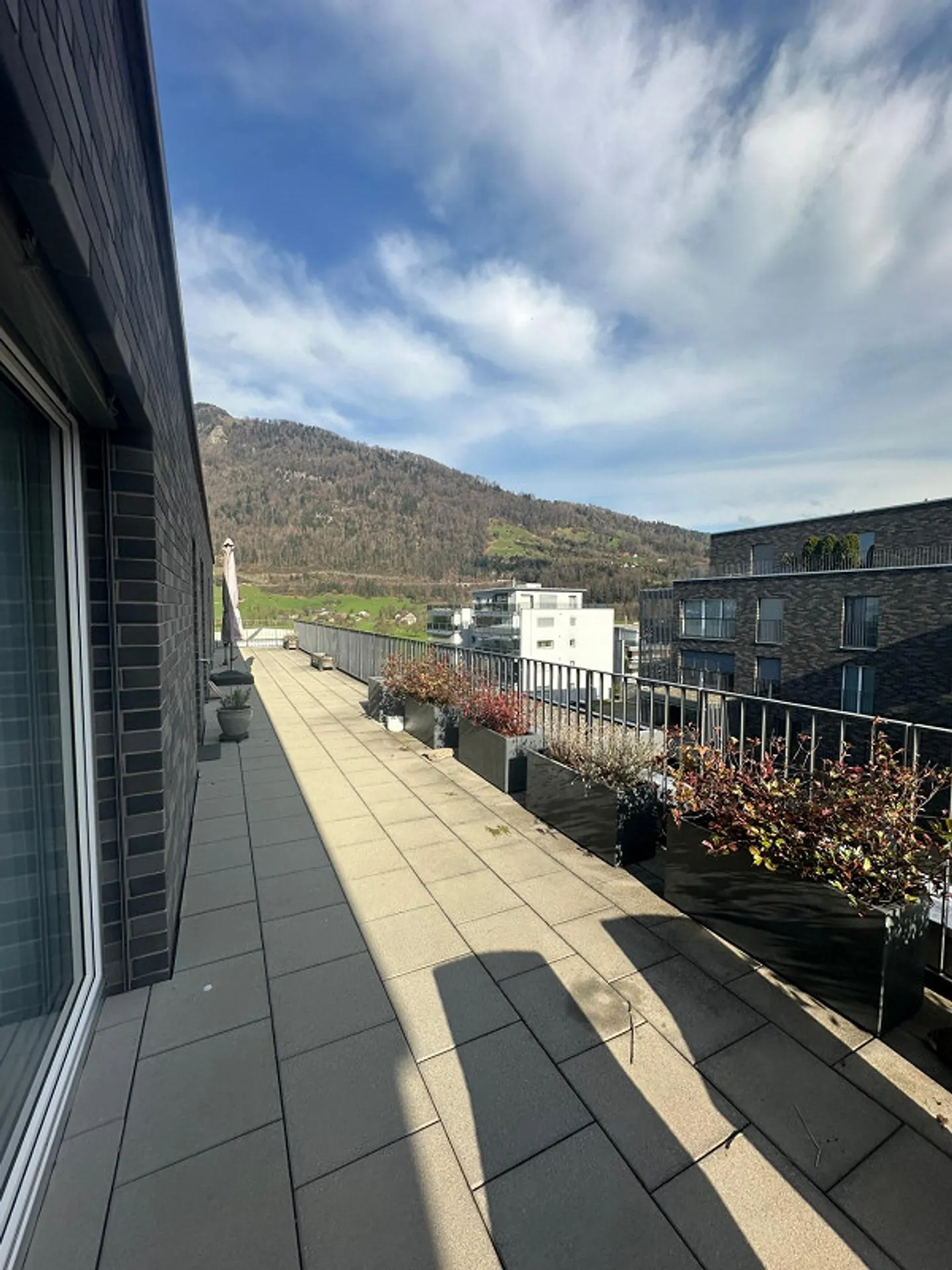 Bright 4.5-Room Attic Apartment - Photo 9 of 9