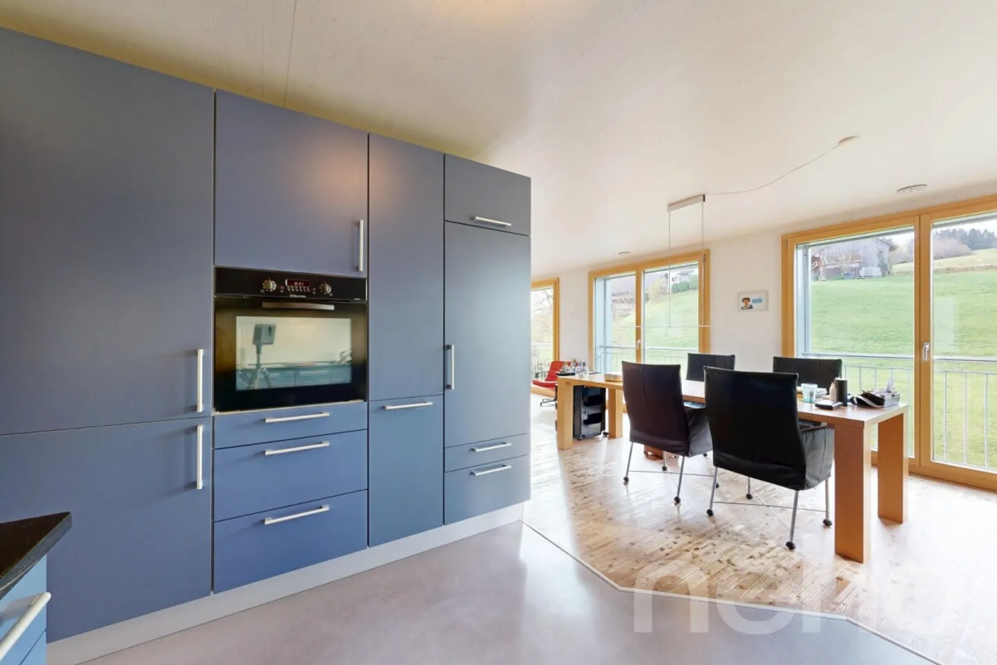 Affascinante Casa Familiare con Giardino - Foto 4 di 12