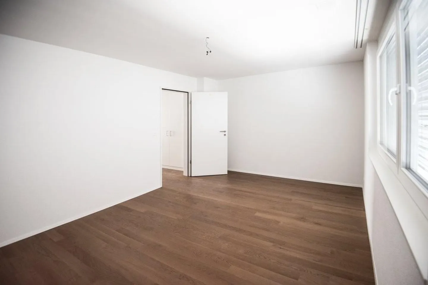 Modern 2.5-room apartment with large balcony - Photo 5 of 10