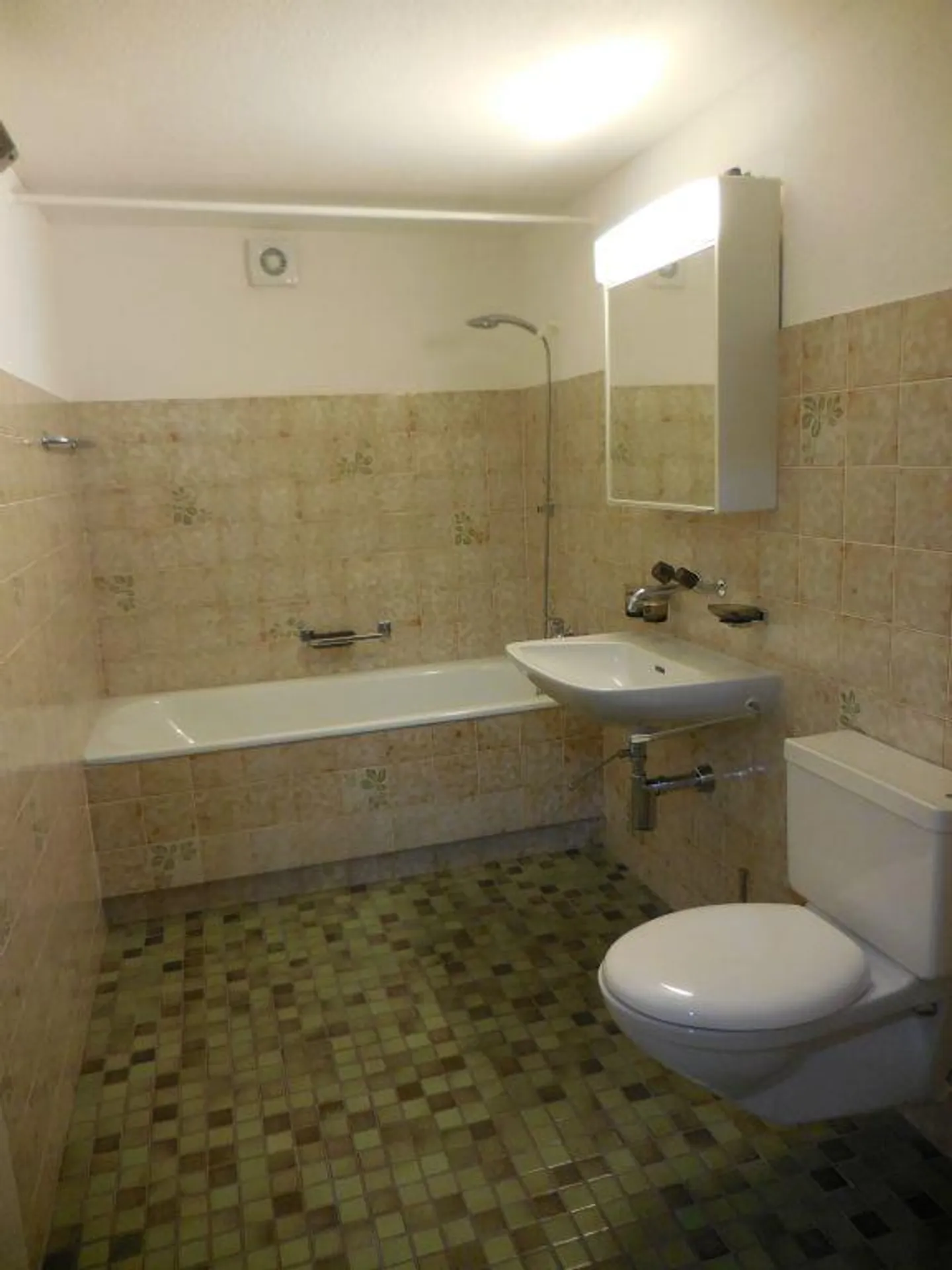 CONVIVIAL | VILLE ANCIENNE | CENTRAL - Photo 8 sur 12