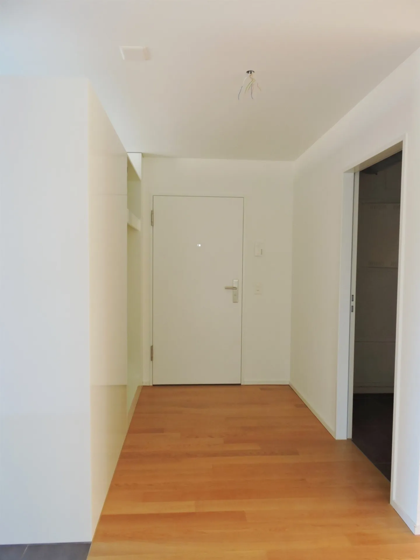 Modernes Apartment mit Loggia - Foto 2 von 8