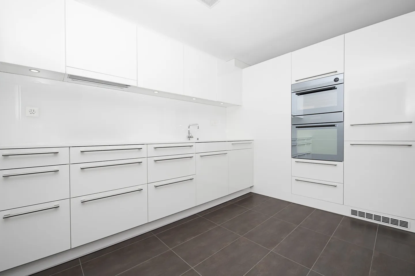 Modernes Apartment mit Loggia - Foto 3 von 8