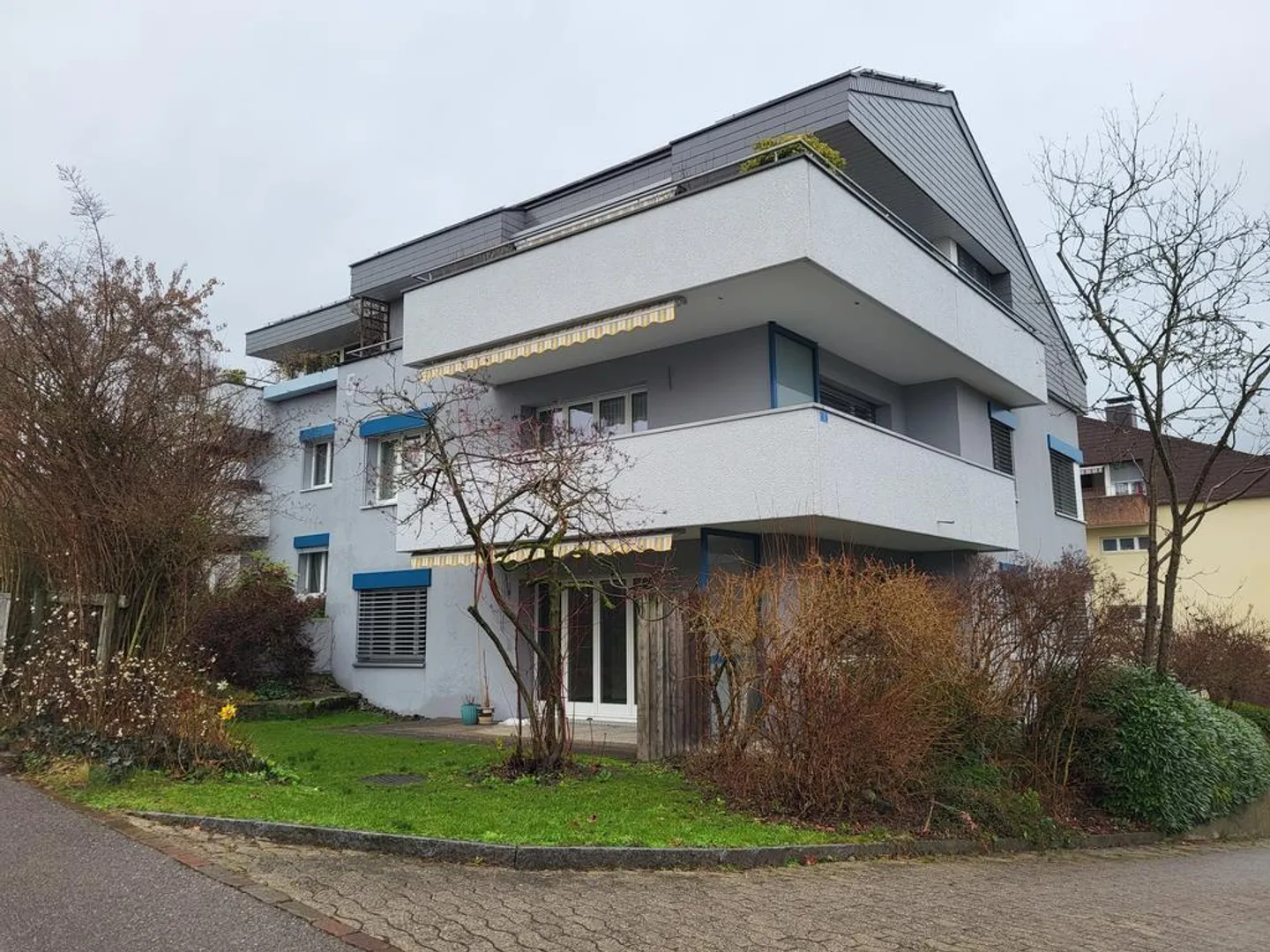 Appartamento affascinante di 3,5 stanze con area salotto nel giardino - Foto 1 di 8