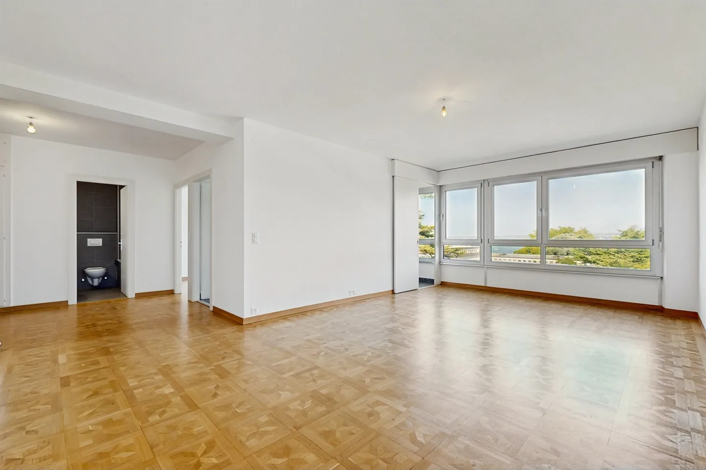 Appartement lumineux avec vue sur le lac - Photo 4 sur 11