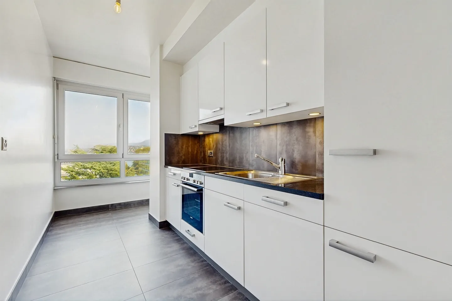 Appartement lumineux avec vue sur le lac - Photo 5 sur 11