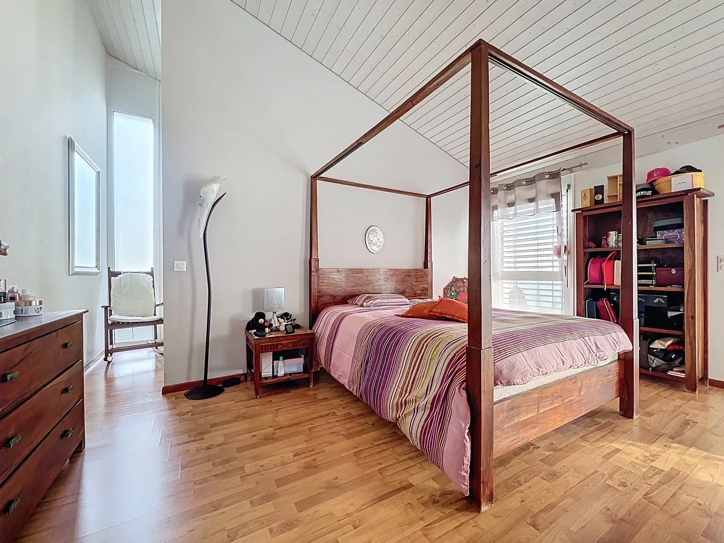 Villa with unobstructed view, spacious rooms, and quiet surroundings – Vaumarcus - Photo 8 of 14