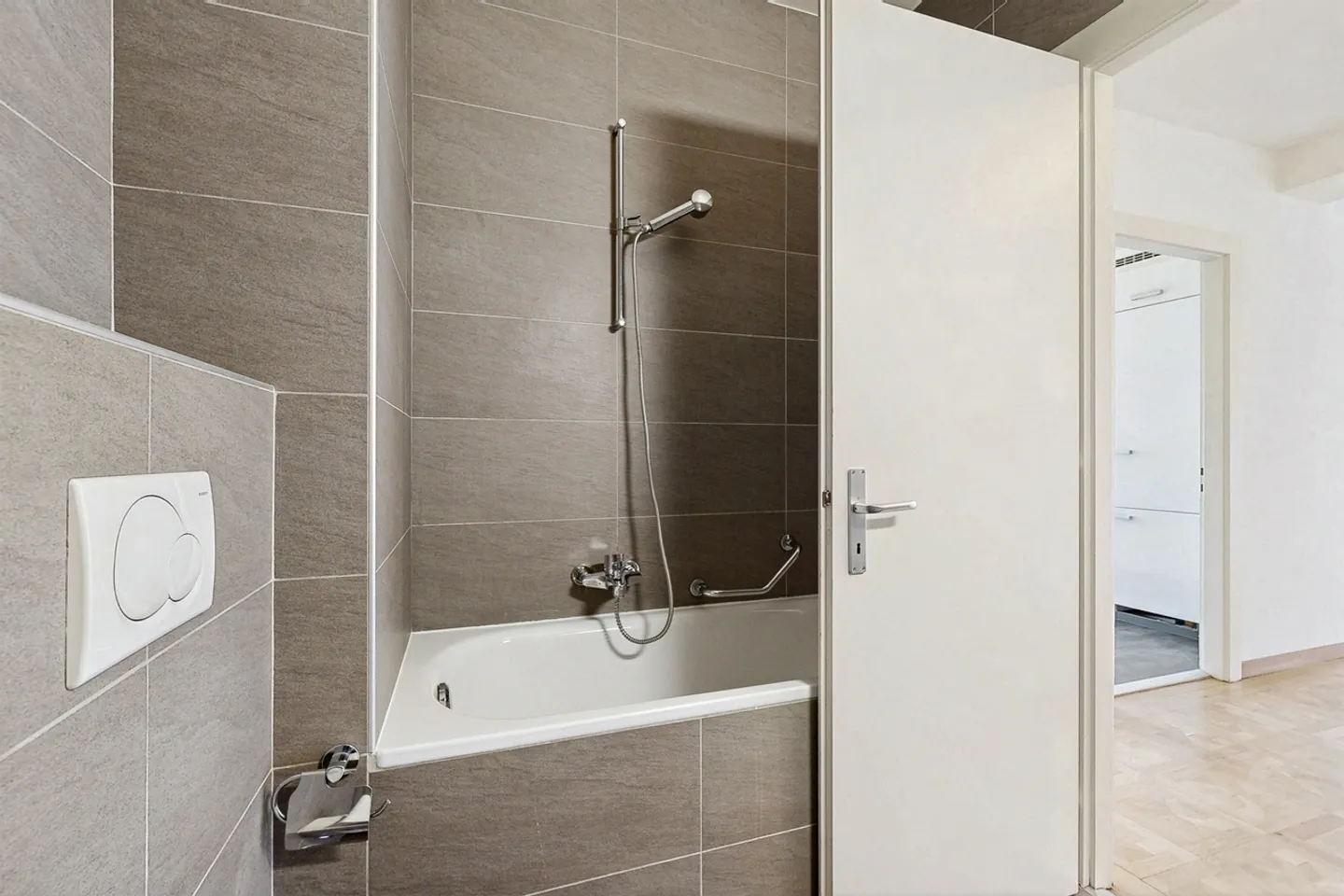 Appartement lumineux avec vue sur le lac - Photo 11 sur 11