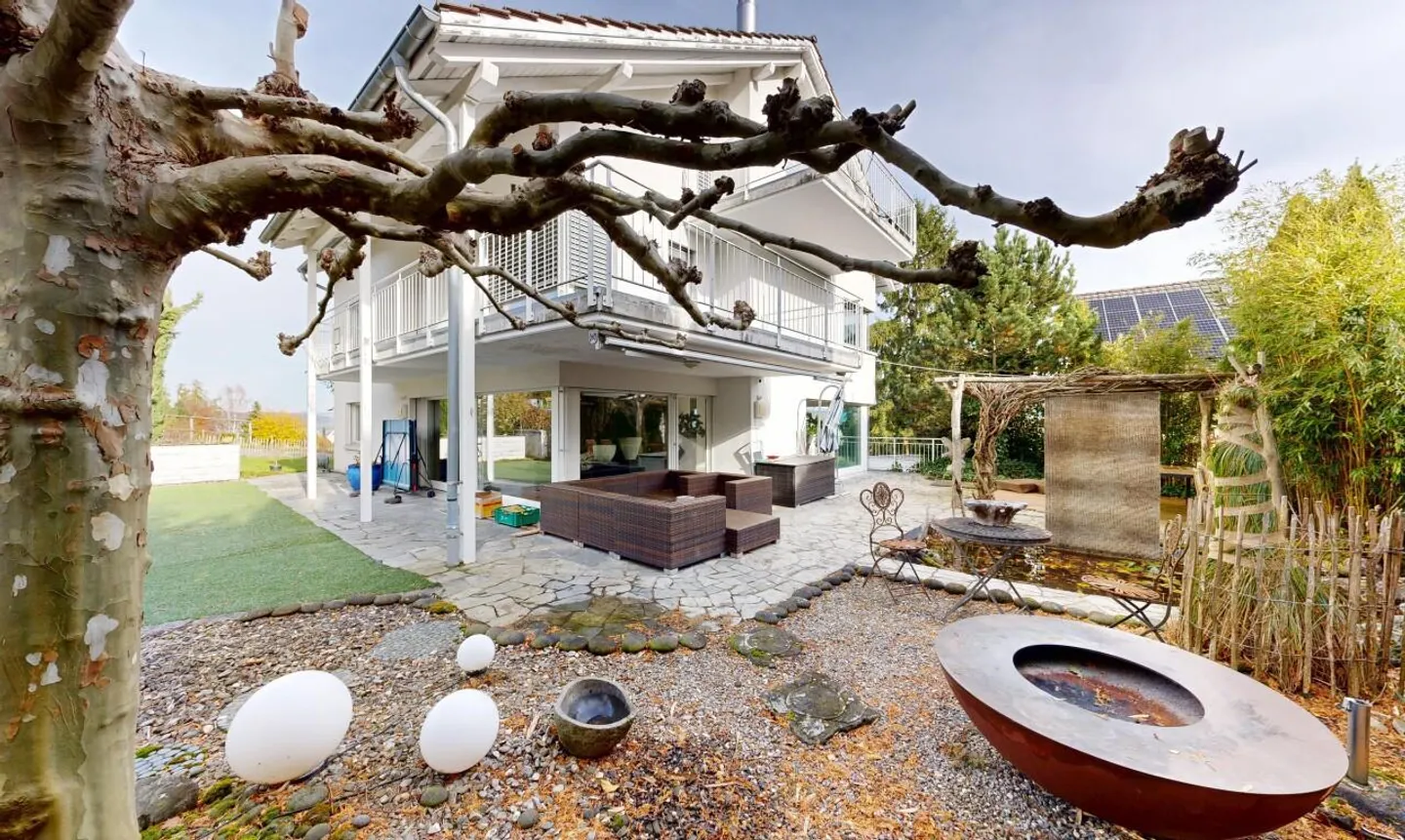 Spacious Single-Family Home with Garden Oasis and Lake View - Photo 3 of 13