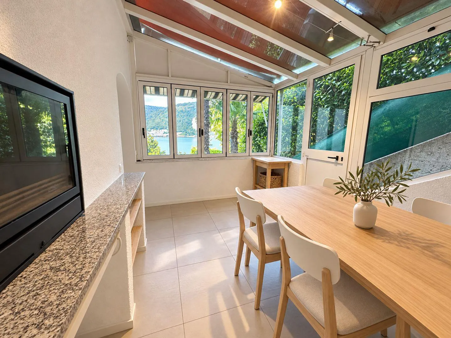 Renoviertes Reihenhaus mit Panoramaterrasse und privatem Garten am See - Foto 8 von 21