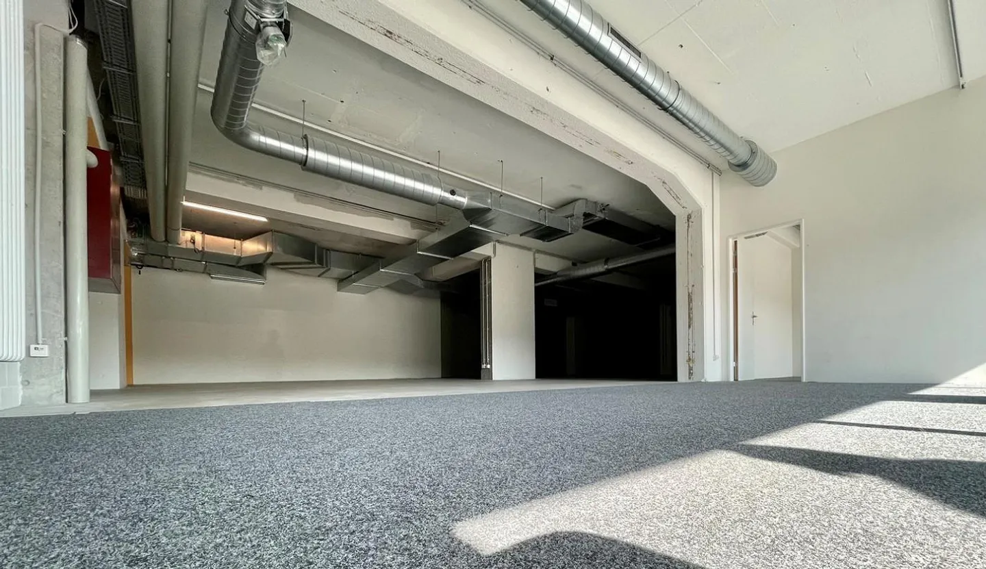 Ampie superfici per uffici in affitto - Foto 3 di 6