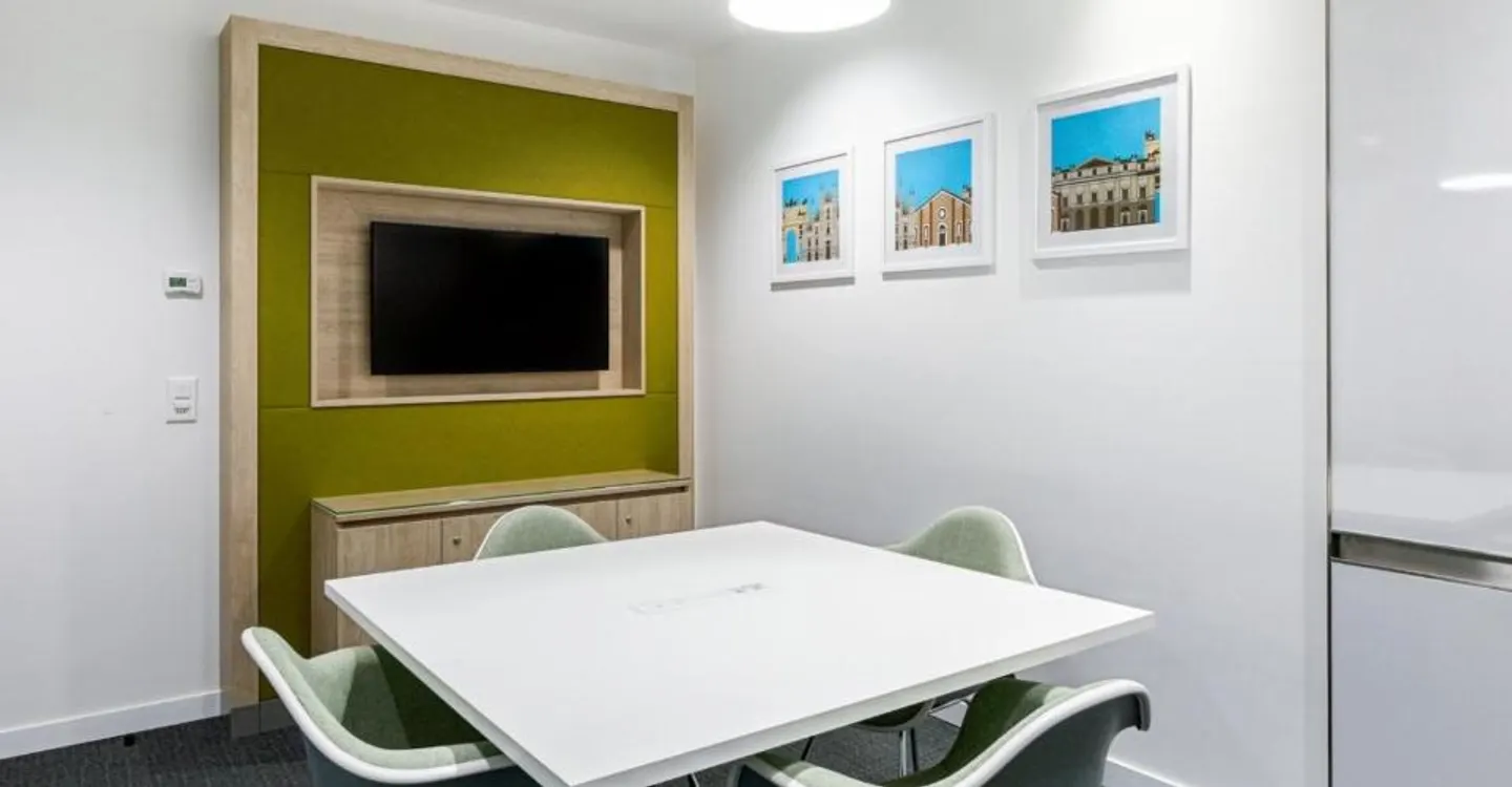 Private office for 10 at Regus Main Station - Photo 1 of 6