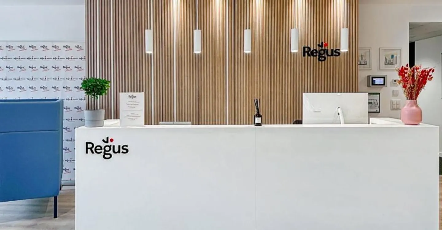 Private office for 10 at Regus Main Station - Photo 3 of 6