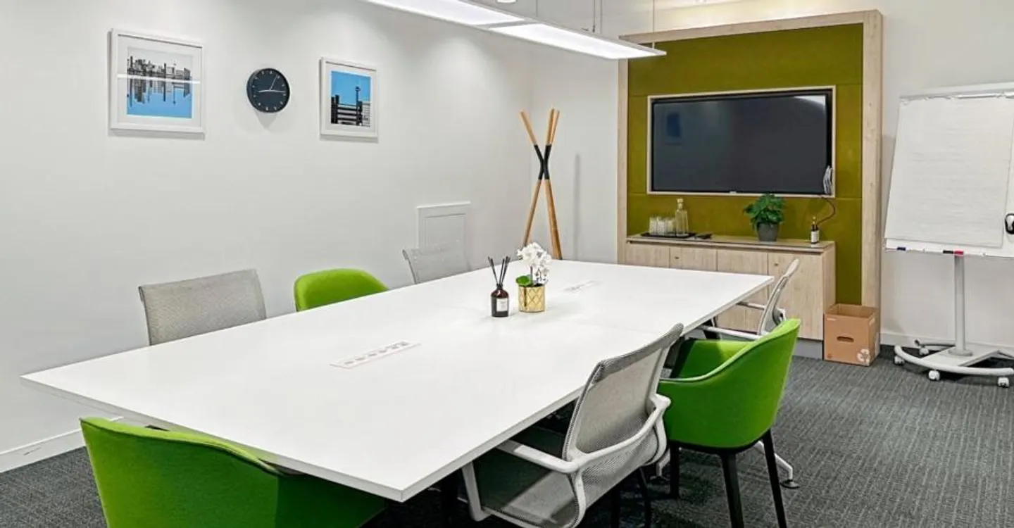 Private office for 10 at Regus Main Station - Photo 4 of 6
