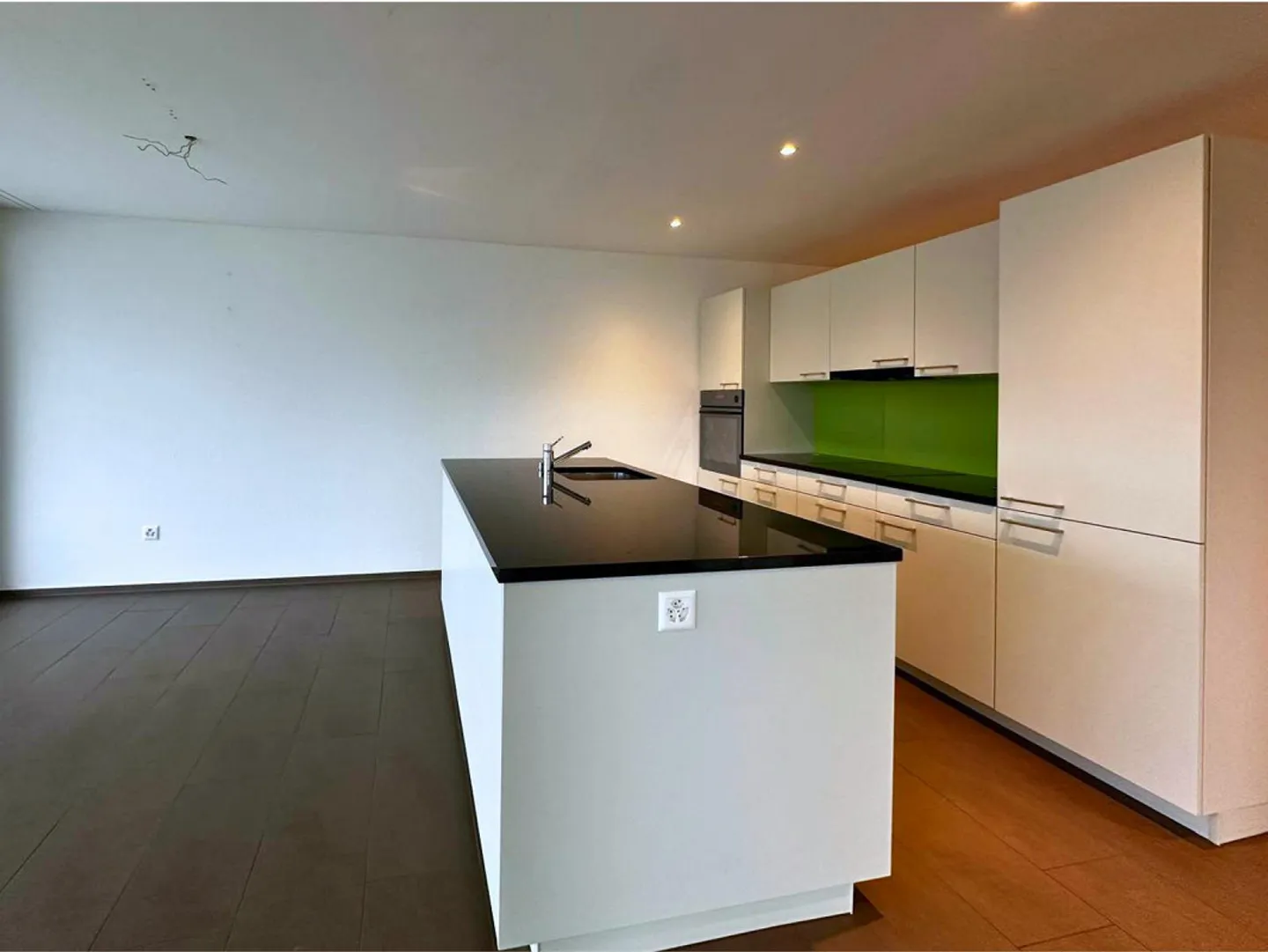 Appartement moderne de 3,5 pièces au 1er étage avec grand balcon et belle vue - Photo 10 sur 13