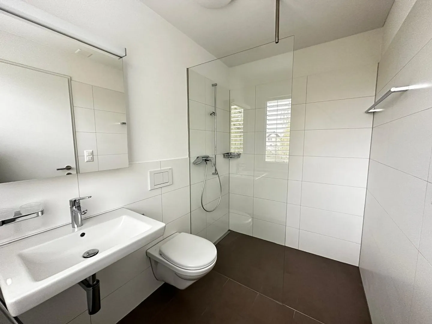 Appartement moderne de 3,5 pièces au 1er étage avec grand balcon et belle vue - Photo 13 sur 13