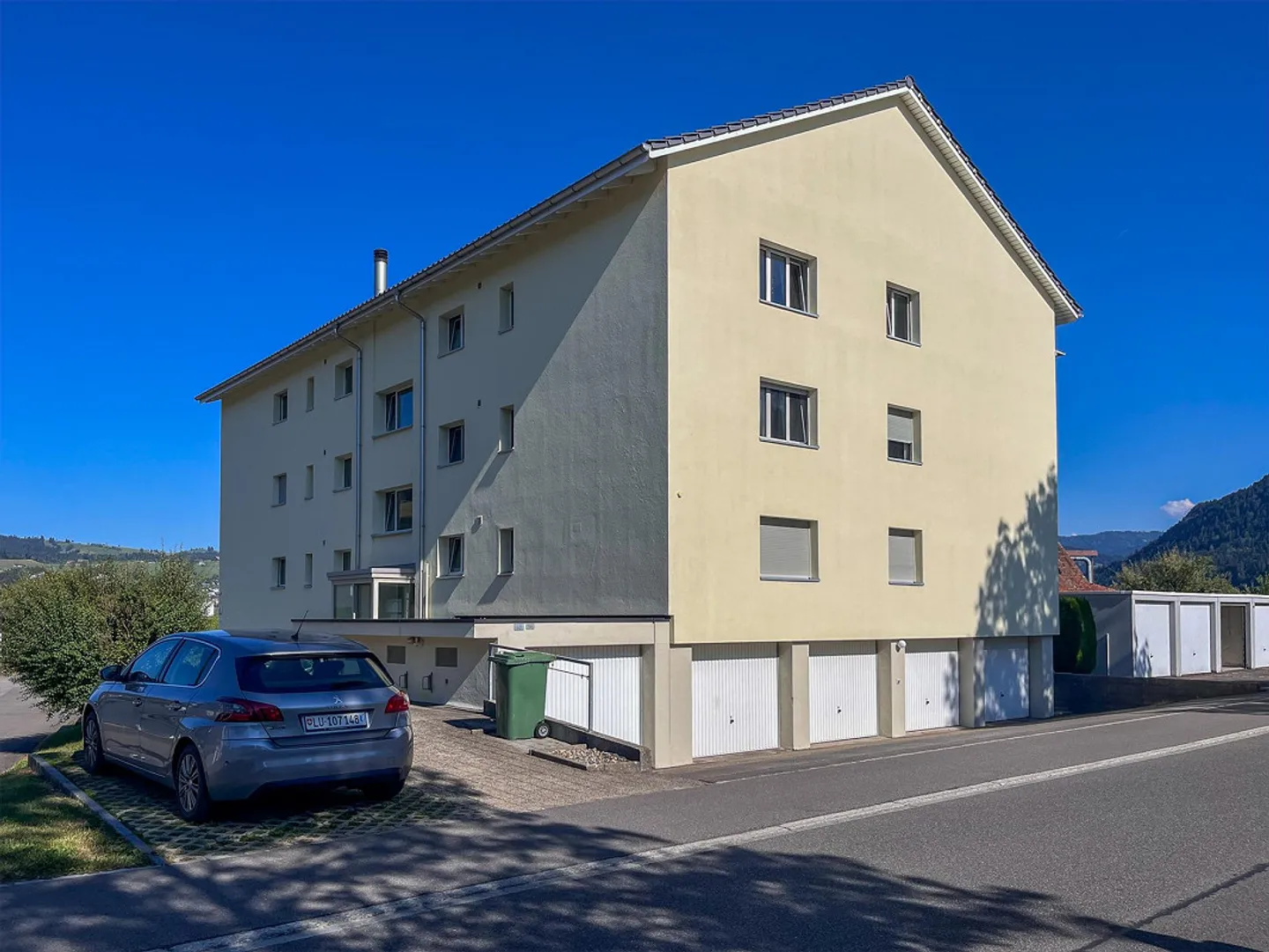 Charmante Wohnung mit Seesicht - Foto 1 von 10