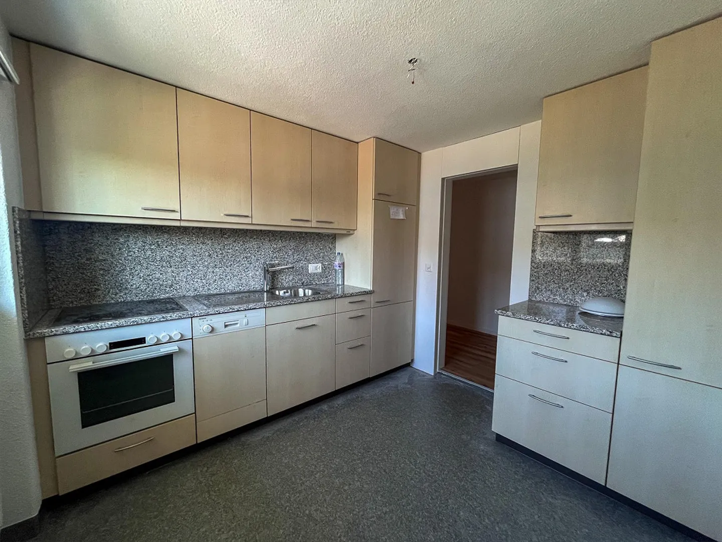Charmante Wohnung mit Seesicht - Foto 2 von 10