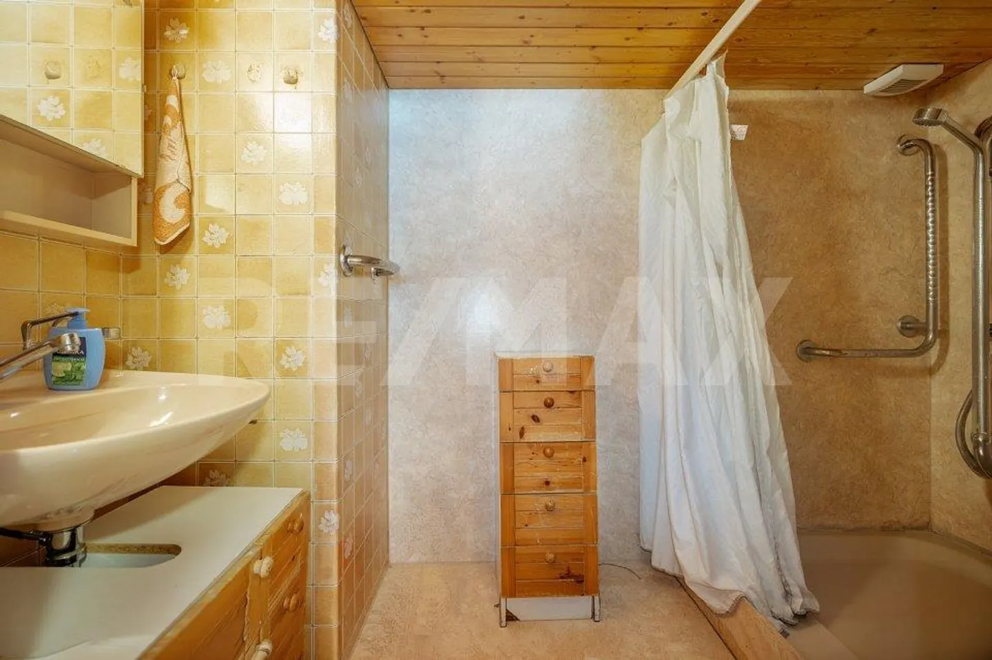 Proprietà caratteristica con due livelli abitativi, ampi terreni... - Foto 11 di 13