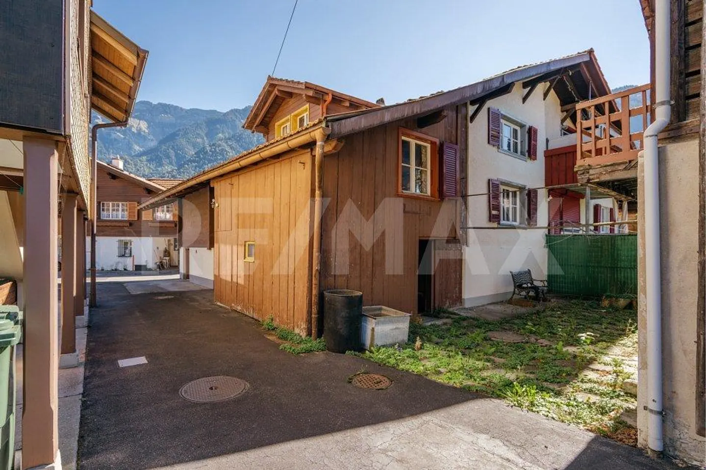 Proprietà caratteristica con due livelli abitativi, ampi terreni... - Foto 4 di 13