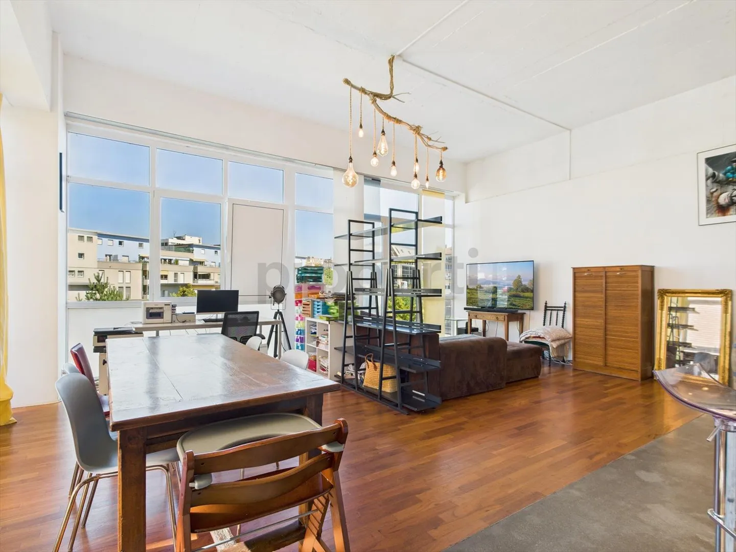 Bright and modern 2.5-room loft in the heart of Lausanne - Photo 4 of 12