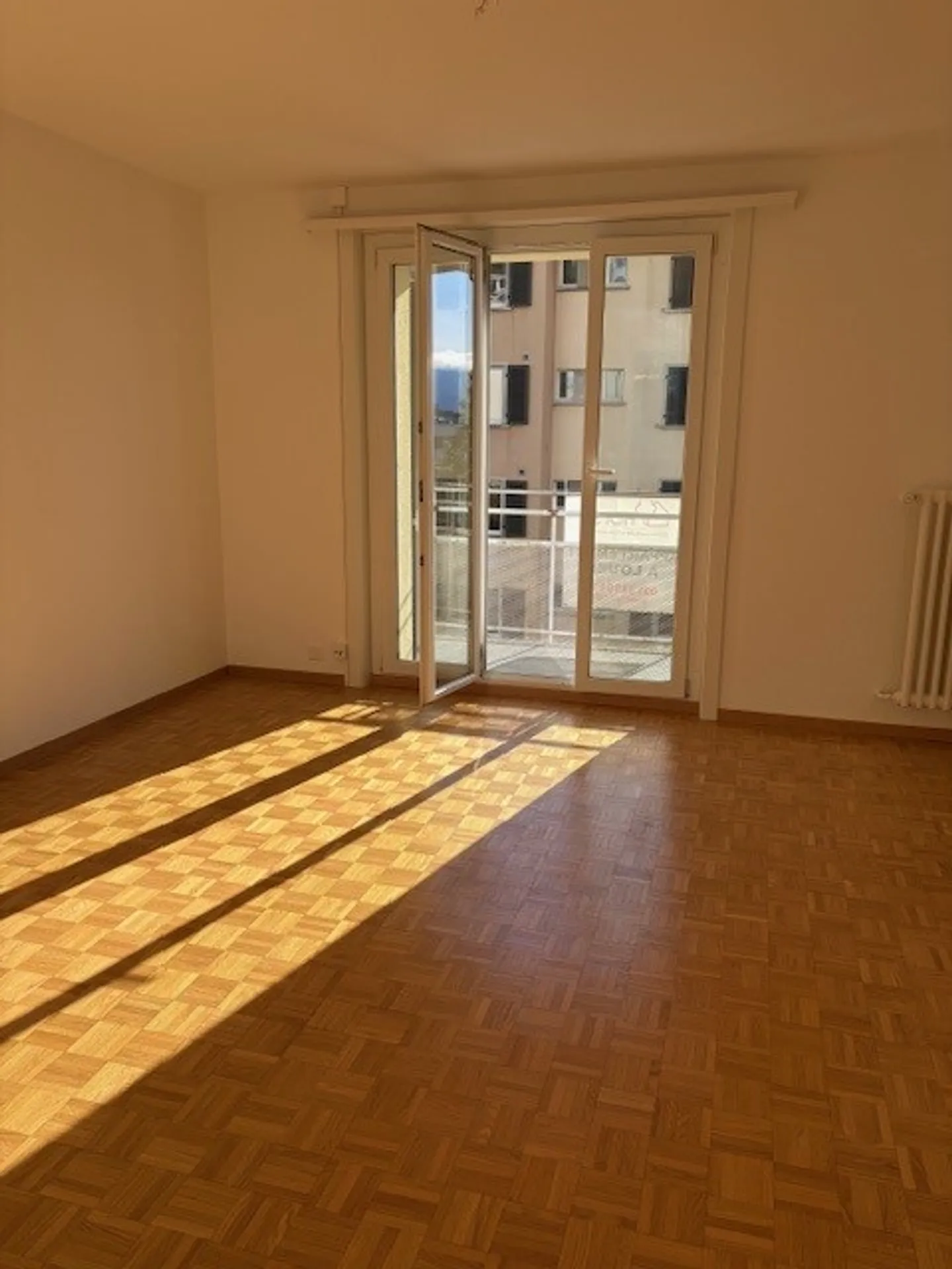 3.5 Room Apartment - Photo 1 of 10