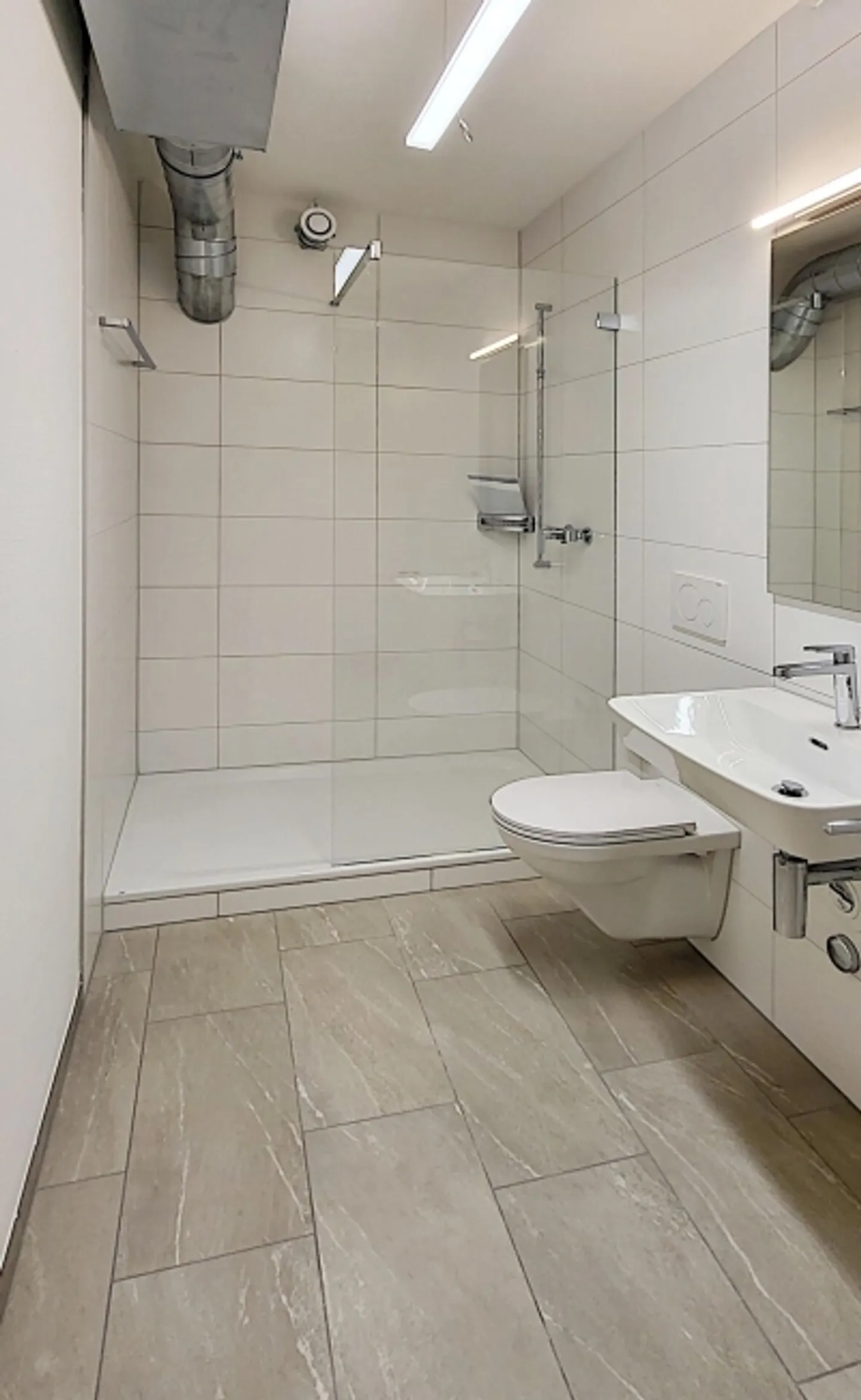 «"Zentrale Büroflächen - teilsaniert mit Option zur Fertigstellung!"» - Foto 3 von 13