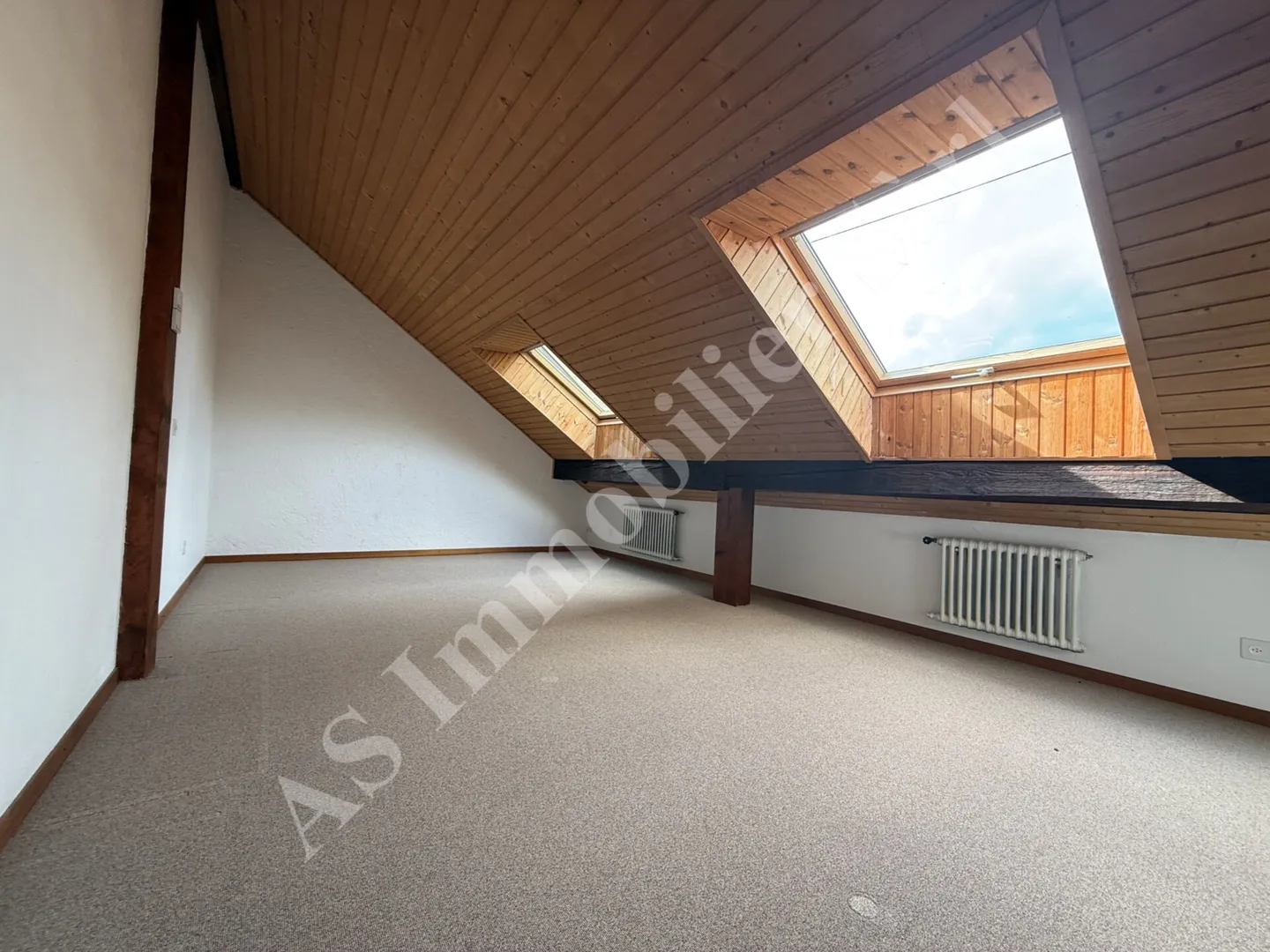 Außergewöhnliche Lage in der Nähe aller Annehmlichkeiten - Foto 10 von 15