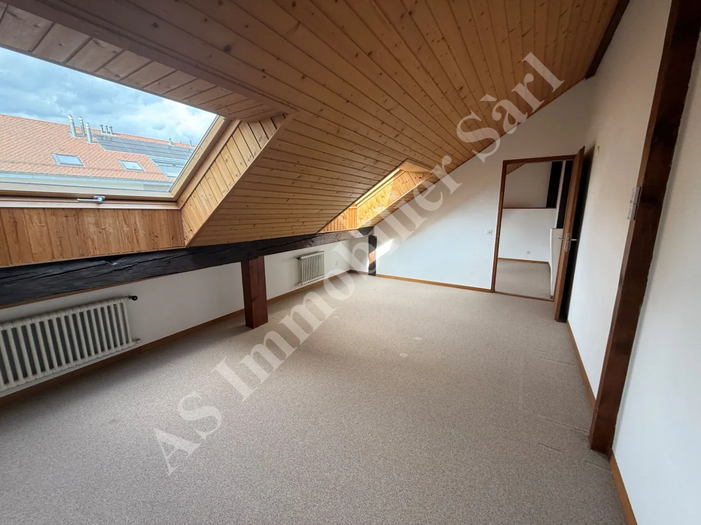 Außergewöhnliche Lage in der Nähe aller Annehmlichkeiten - Foto 9 von 15