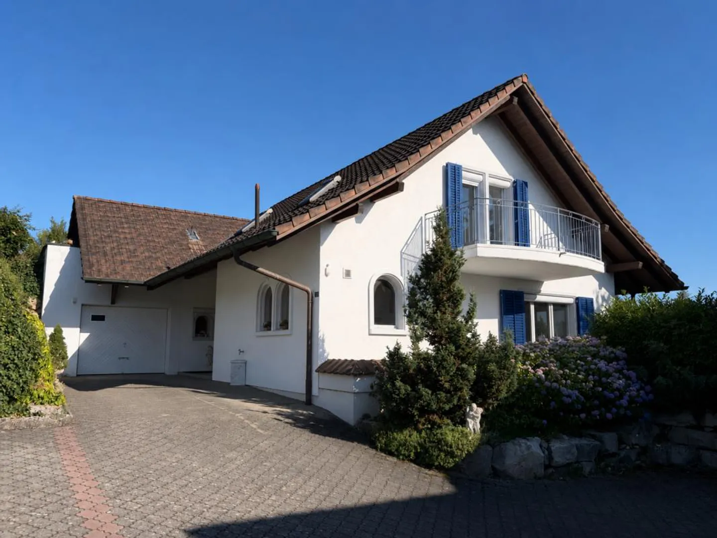 Charmantes Einfamilienhaus mit Garten - Foto 1 von 14