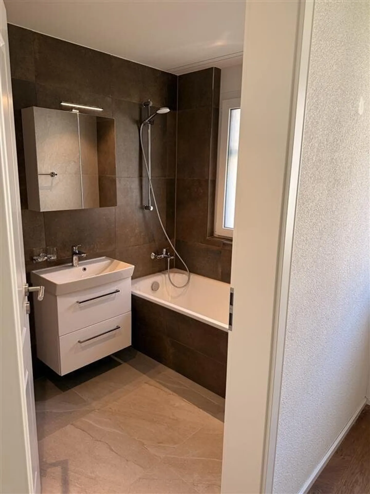 Modern living, 2.5-room apartment in a quiet location - Photo 9 of 10